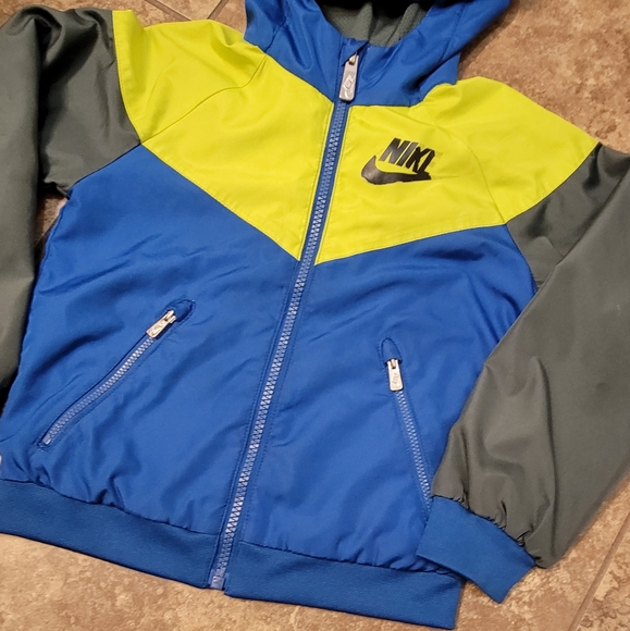 Nike Boys 4/XS Hooded Windbreaker Jacket Blue and Green Colorblock - Picture 2 of 9